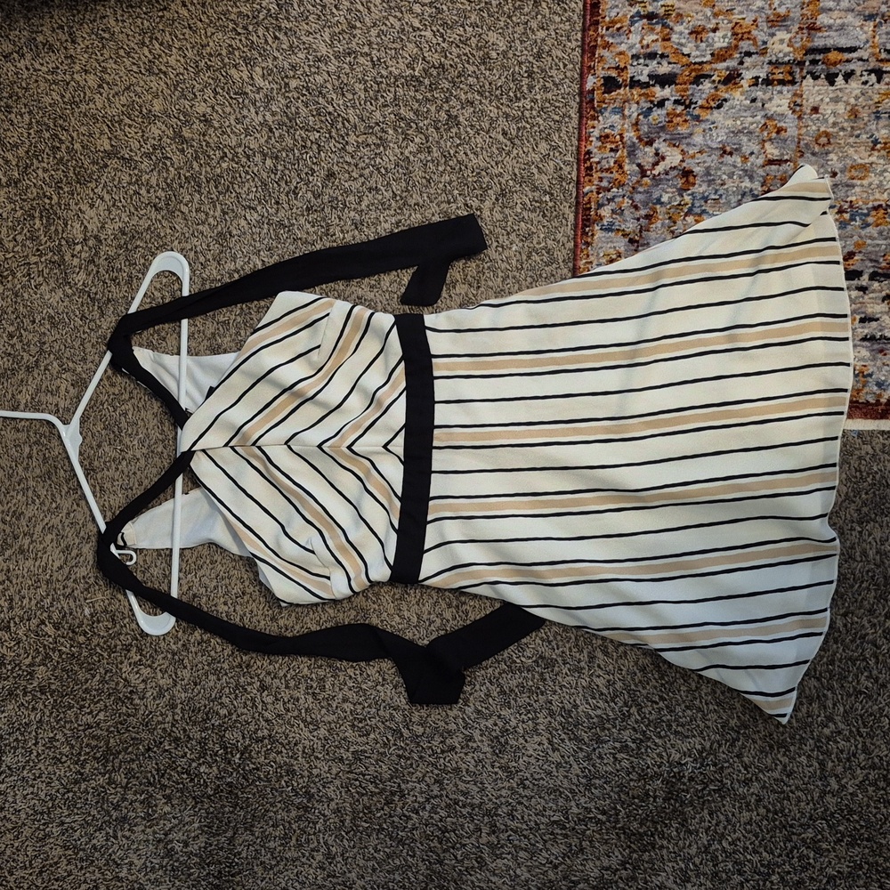 Semiformal Mini Dress w/ Classic Pattern